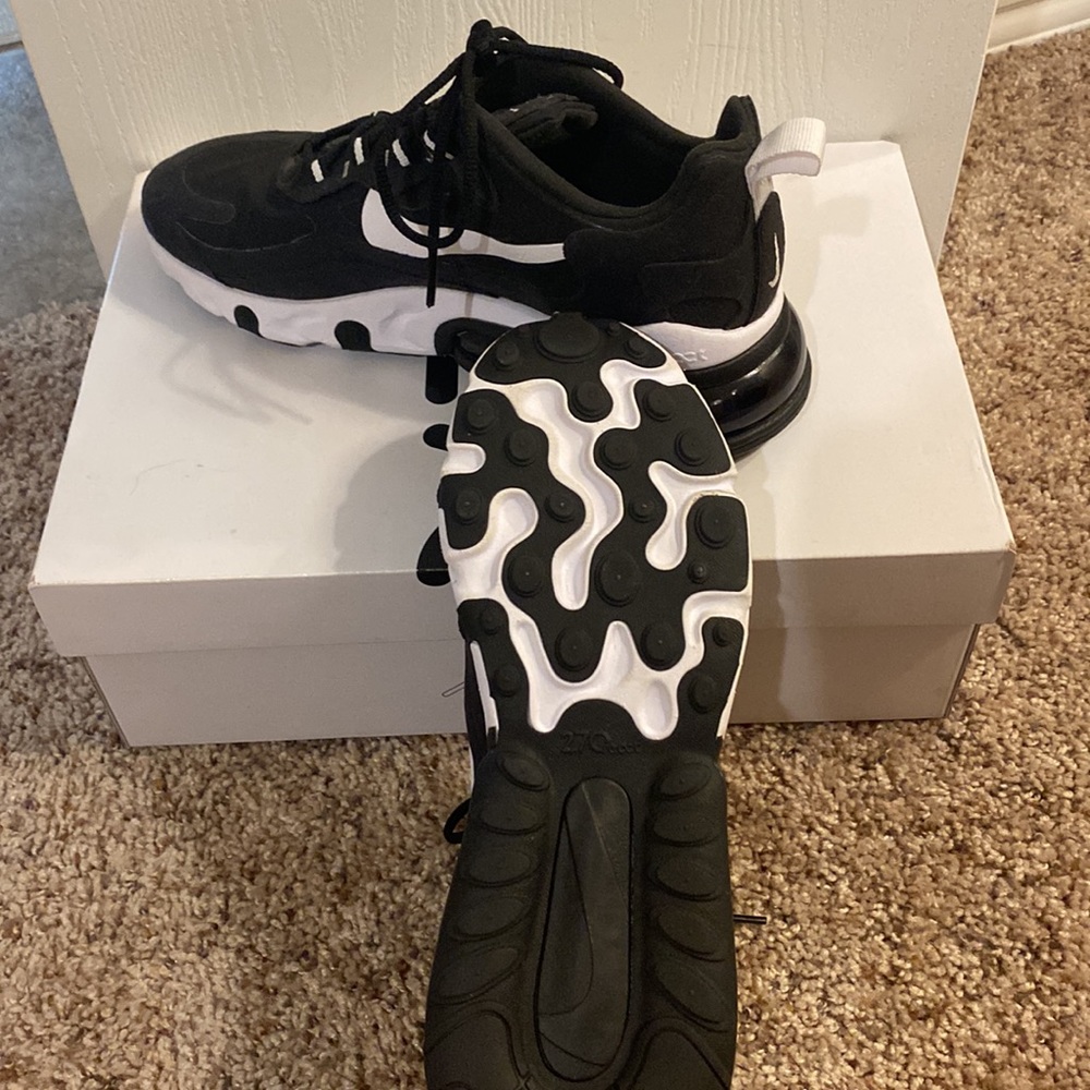 Nike 270 React - image 4